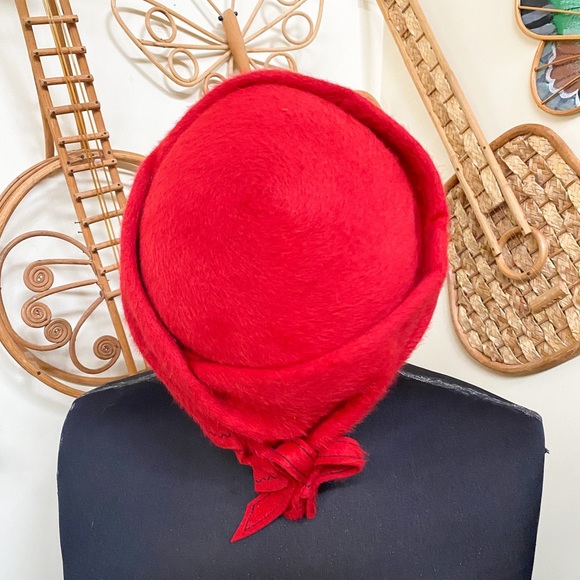 SOLD Vintage Hat - Picture 3 of 6